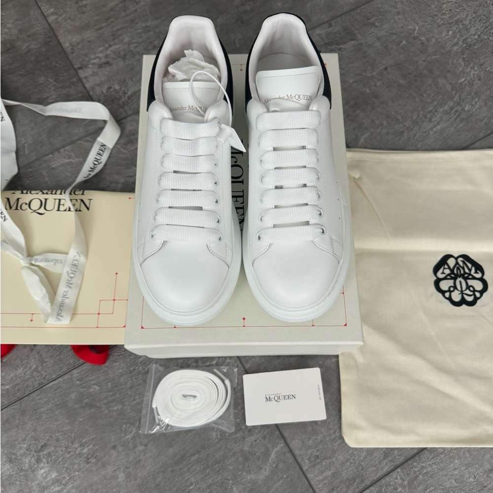 BRAND NEW ALEXANDER MCQUEENS (sz 44/ u.s 11)